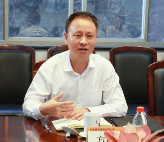 方敬华对杭钢转型升级工作表示赞赏,并介绍了浙旅集团"旅游目的地投资